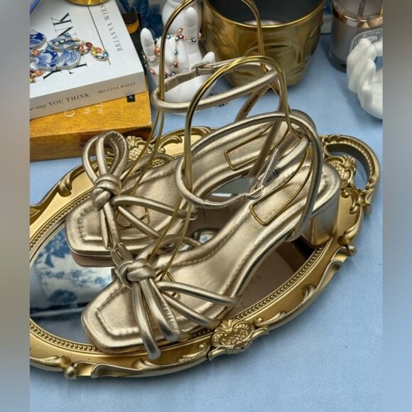 🆕 LOEFFLER RANDALL 🧿 NWOB Mikel Leather Bow Heel Sandal, Gold Leather - Sz 6.5 - Picture 10 of 16
